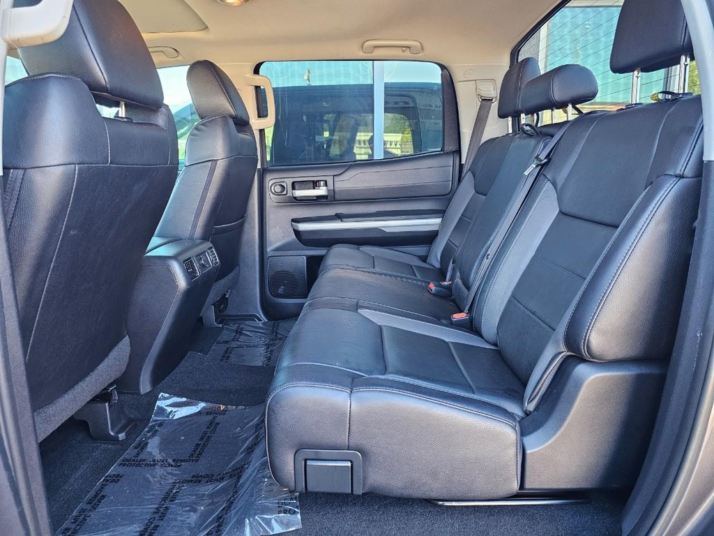 Toyota Tundra 4WD Vehicle Full-screen Gallery Image 33