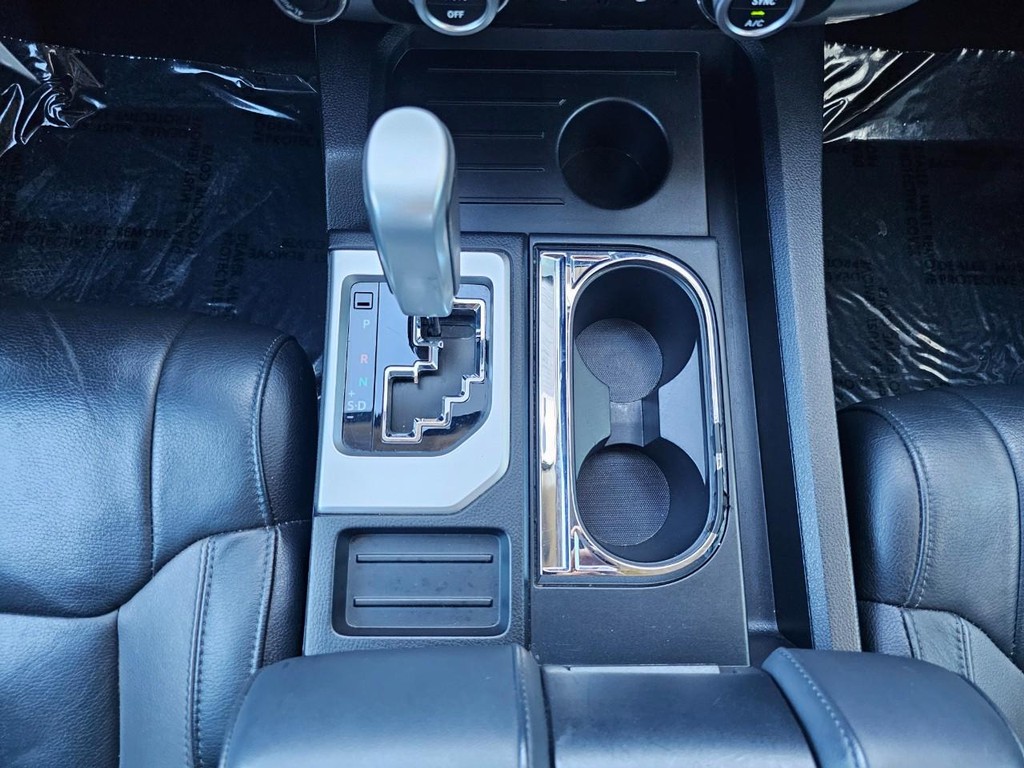 Toyota Tundra 4WD Vehicle Full-screen Gallery Image 39