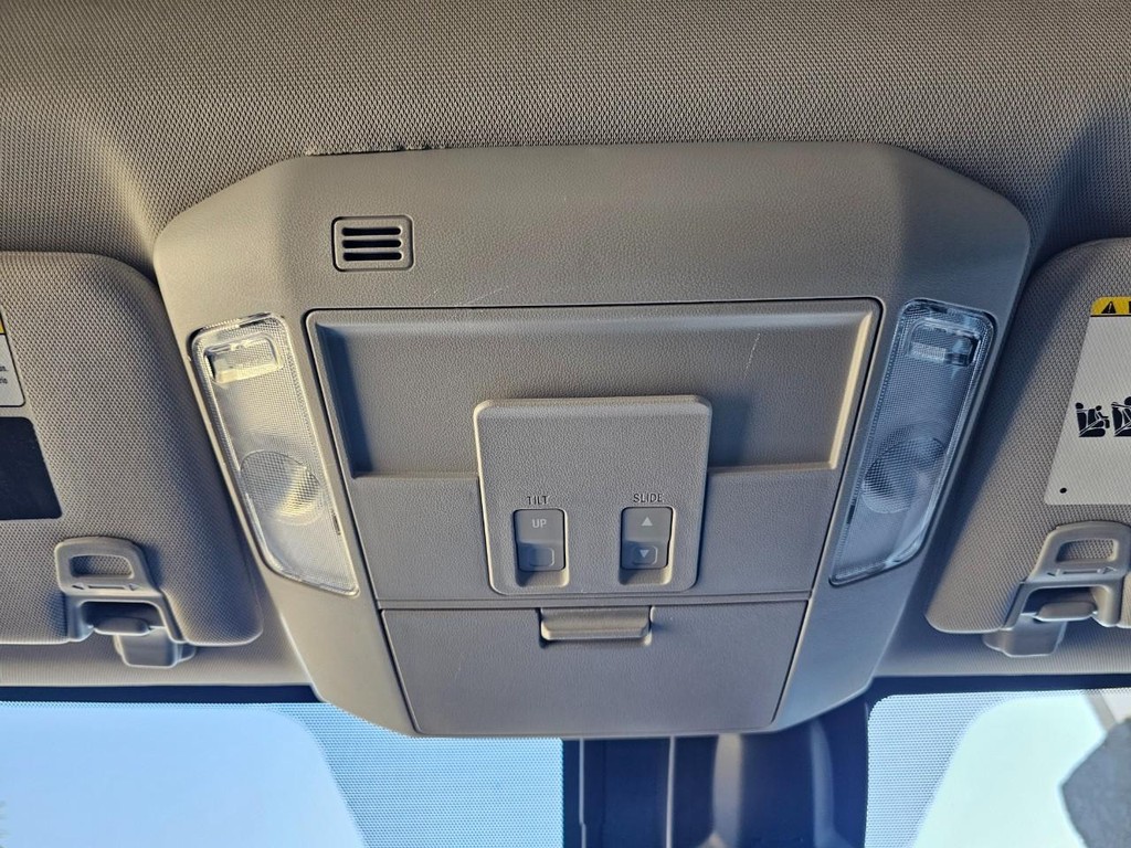 Toyota Tundra 4WD Vehicle Full-screen Gallery Image 40