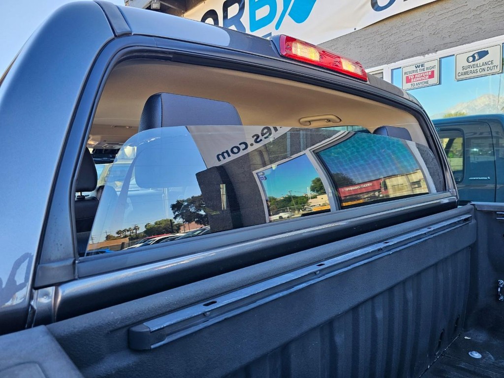 Toyota Tundra 4WD Vehicle Full-screen Gallery Image 42