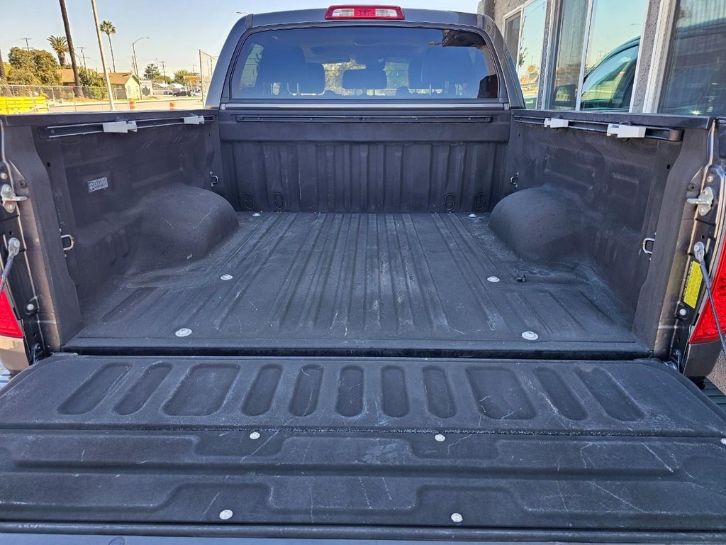 Toyota Tundra 4WD Vehicle Full-screen Gallery Image 43