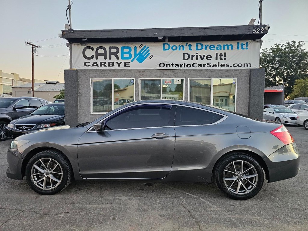 Honda Accord Coupe Vehicle Full-screen Gallery Image 3