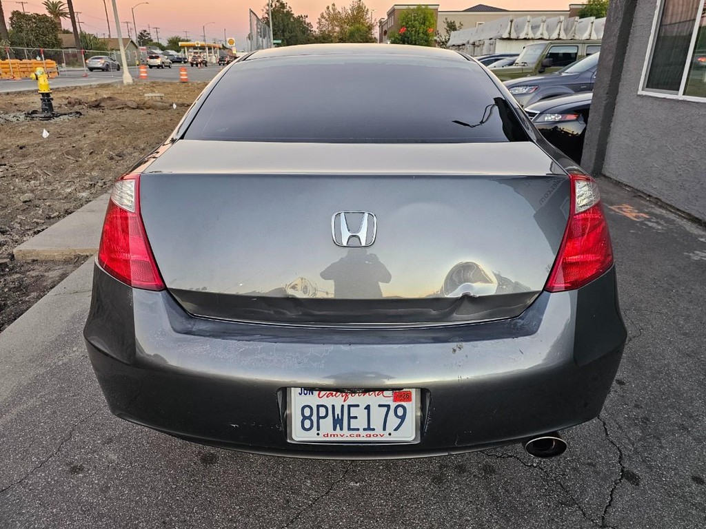 Honda Accord Coupe Vehicle Full-screen Gallery Image 5