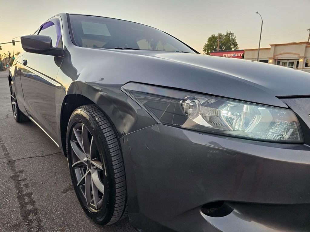 Honda Accord Coupe Vehicle Full-screen Gallery Image 10