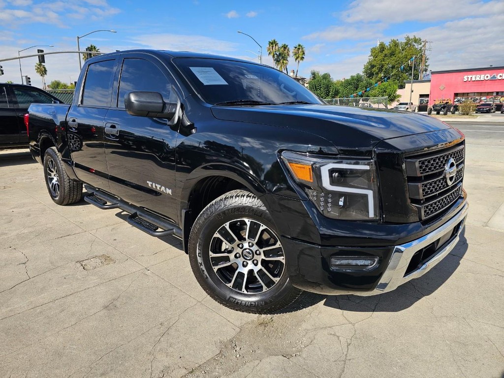 Nissan Titan Vehicle Full-screen Gallery Image 8