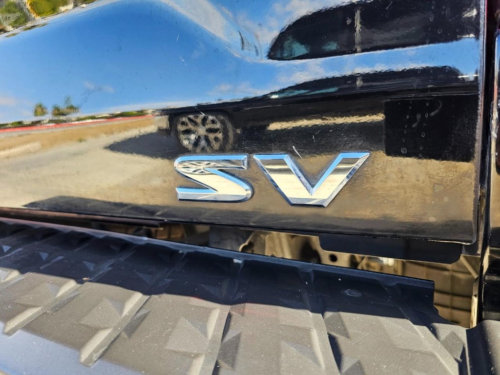 Nissan Titan Vehicle Full-screen Gallery Image 14