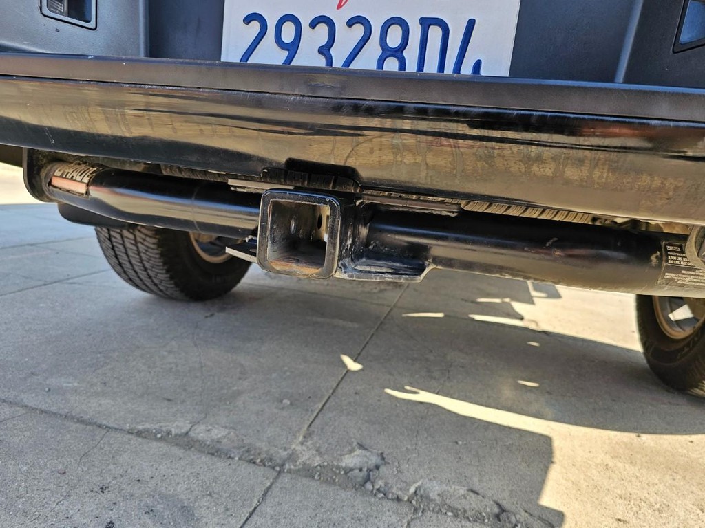 Nissan Titan Vehicle Full-screen Gallery Image 15