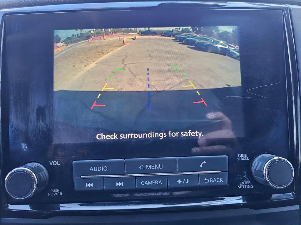 Nissan Titan Vehicle Full-screen Gallery Image 26