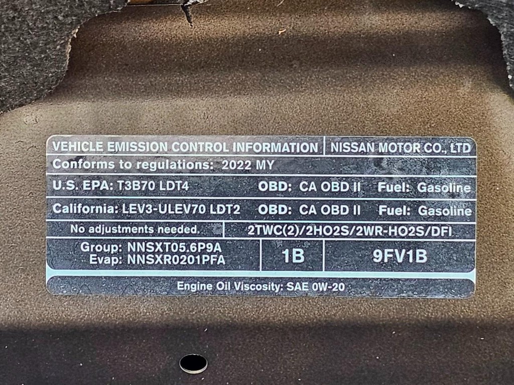 Nissan Titan Vehicle Full-screen Gallery Image 41