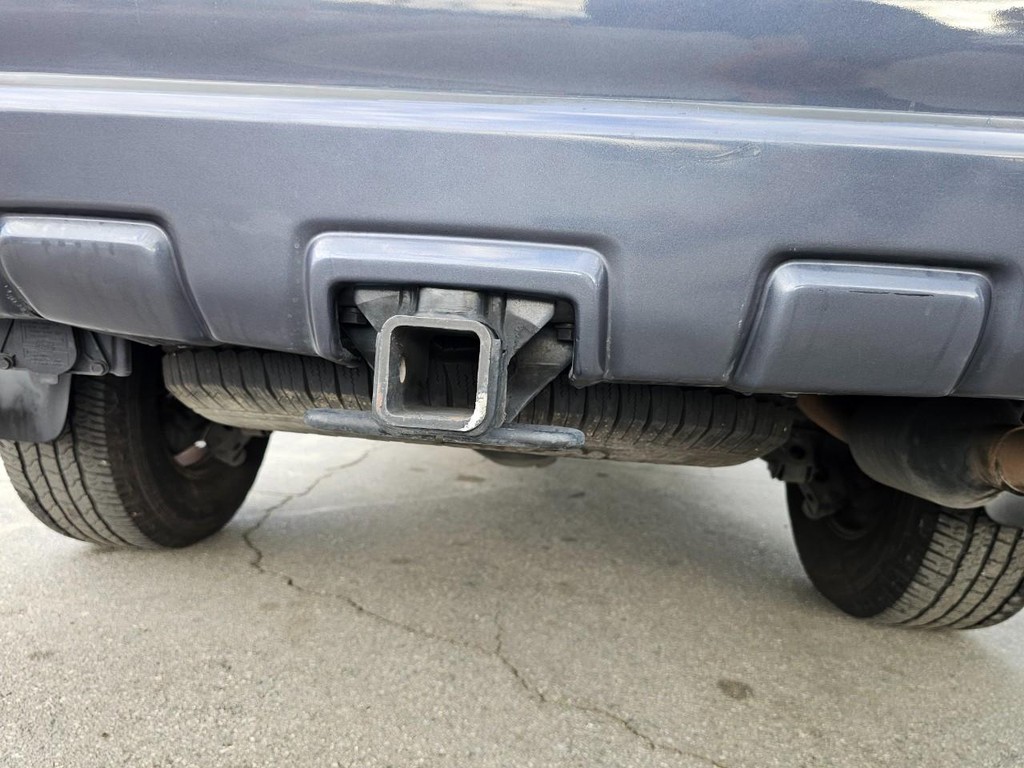 Toyota 4Runner Vehicle Full-screen Gallery Image 13