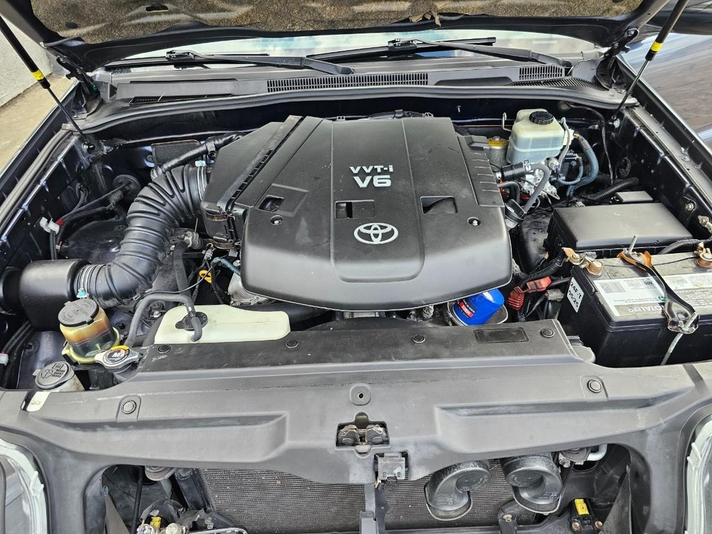 Toyota 4Runner Vehicle Full-screen Gallery Image 34