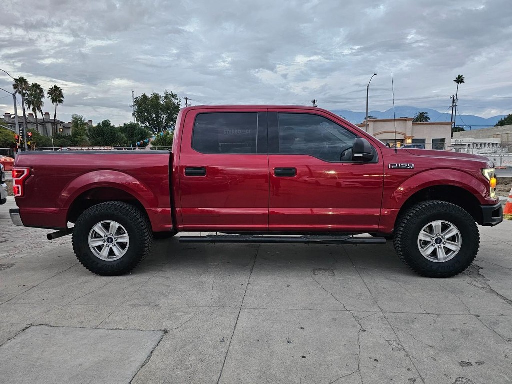 Ford F-150 Vehicle Full-screen Gallery Image 6