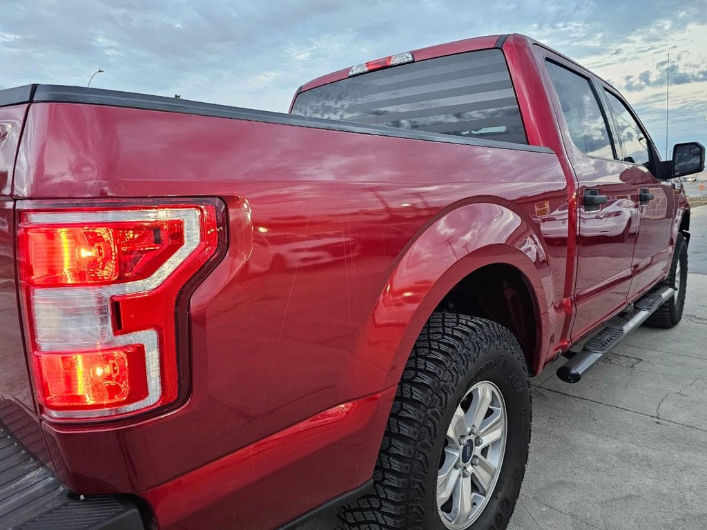 Ford F-150 Vehicle Full-screen Gallery Image 12