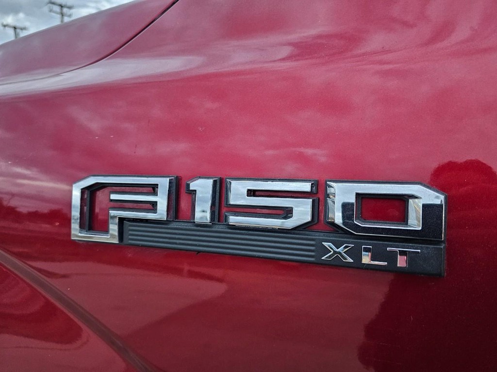 Ford F-150 Vehicle Full-screen Gallery Image 15