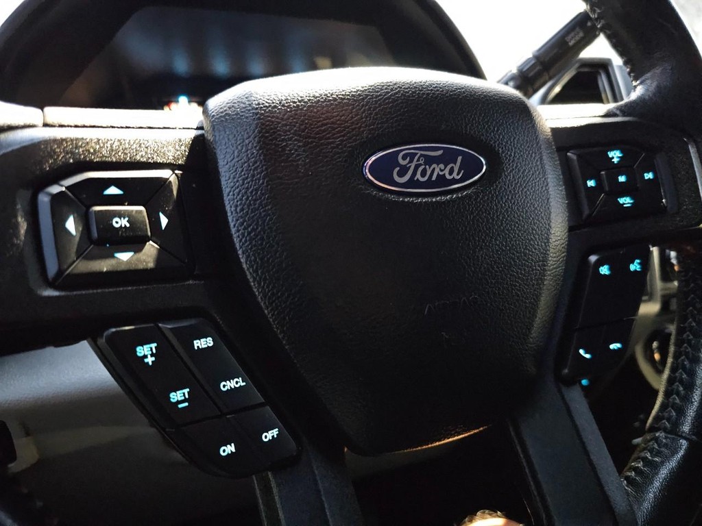 Ford F-150 Vehicle Full-screen Gallery Image 20