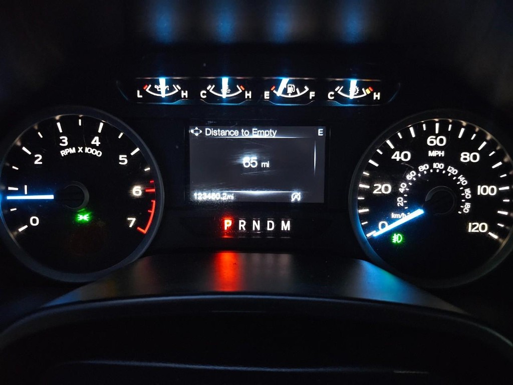 Ford F-150 Vehicle Full-screen Gallery Image 22