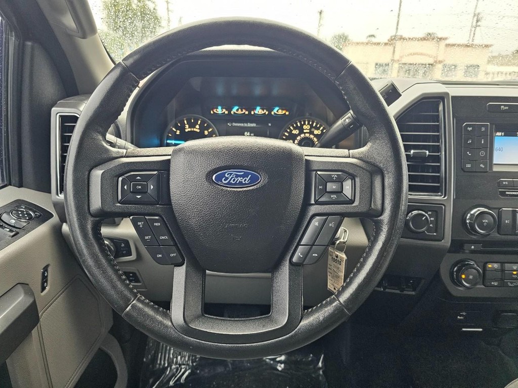 Ford F-150 Vehicle Full-screen Gallery Image 29