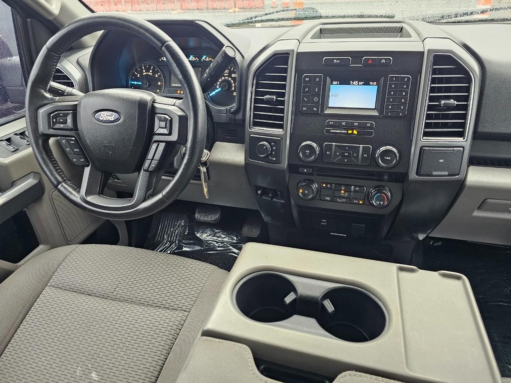 Ford F-150 Vehicle Full-screen Gallery Image 30