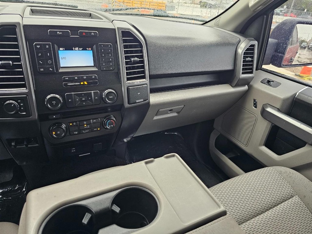 Ford F-150 Vehicle Full-screen Gallery Image 31