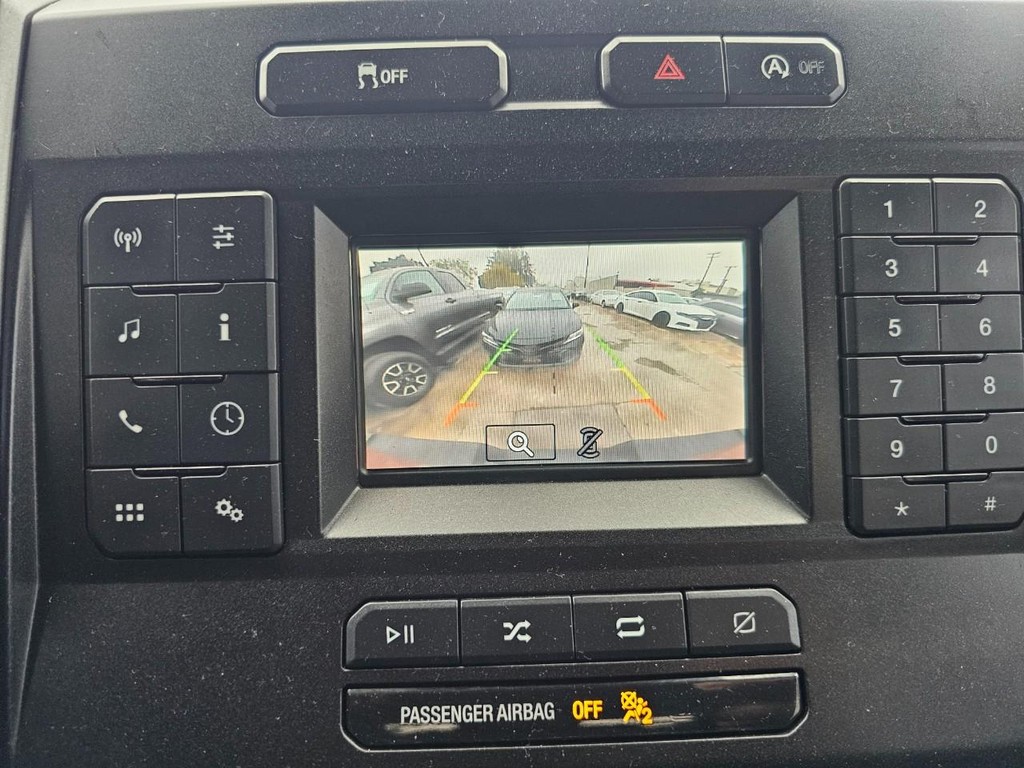 Ford F-150 Vehicle Full-screen Gallery Image 34