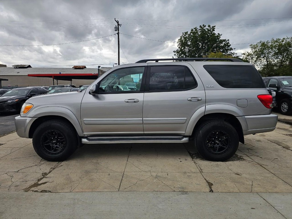 Toyota Sequoia Vehicle Full-screen Gallery Image 3