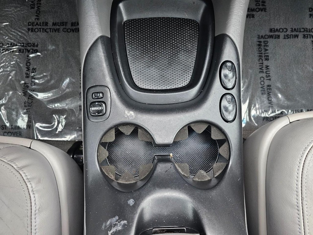 Toyota Sequoia Vehicle Full-screen Gallery Image 36