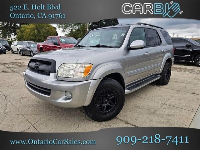 2005 Toyota Sequoia SR5's photo