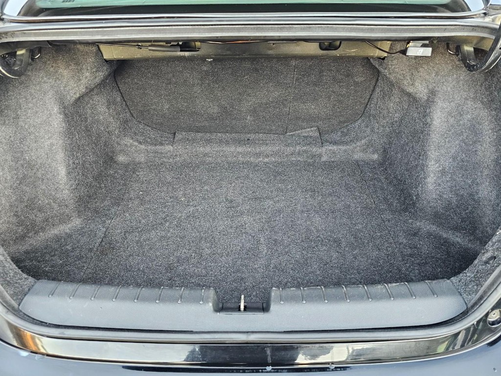 Honda Civic Si Coupe Vehicle Full-screen Gallery Image 36