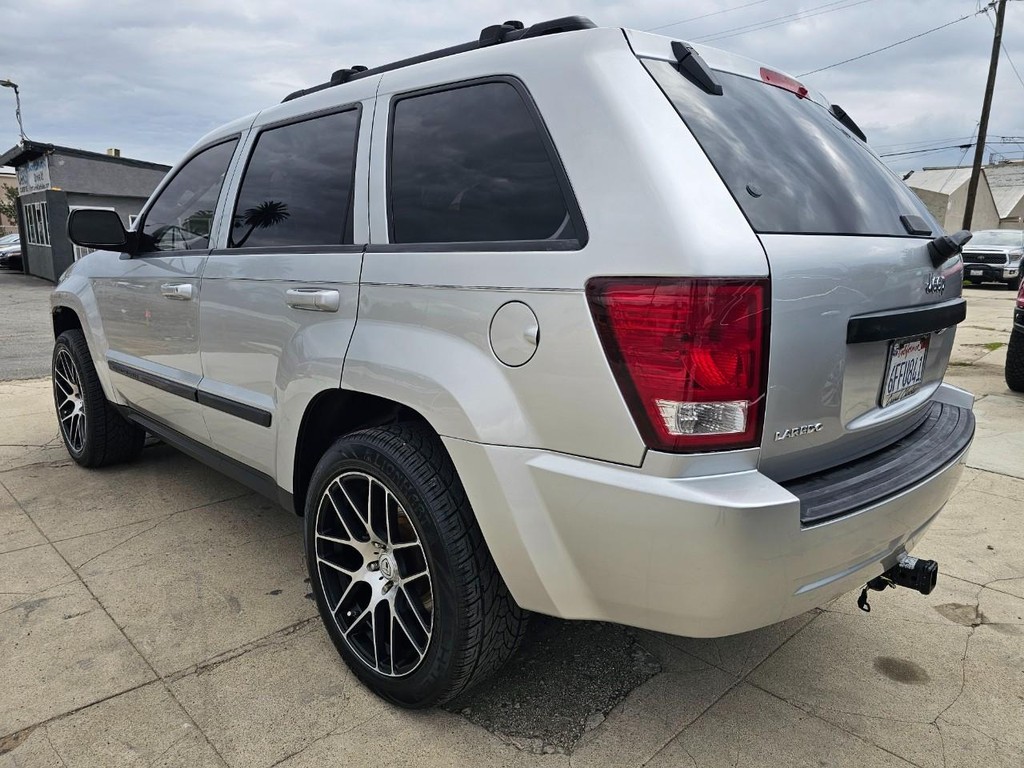 Jeep Grand Cherokee Vehicle Full-screen Gallery Image 4