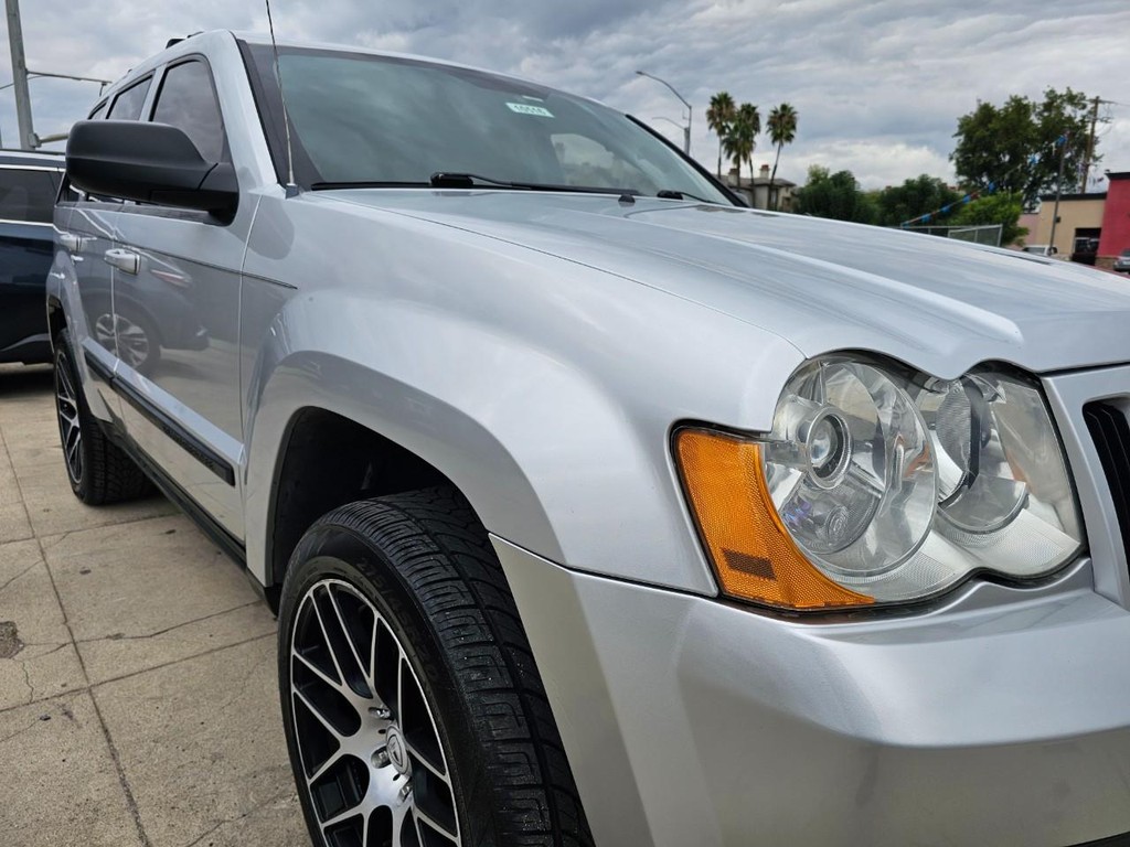 Jeep Grand Cherokee Vehicle Full-screen Gallery Image 10
