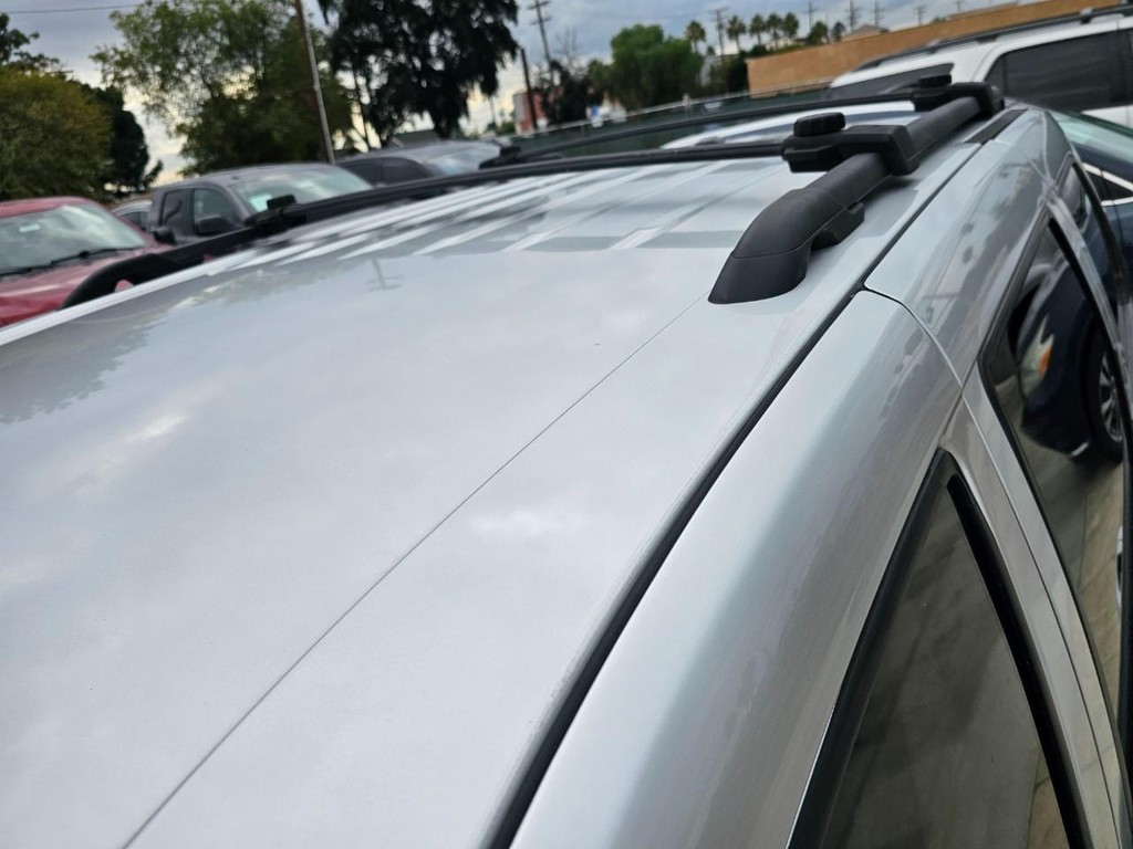 Jeep Grand Cherokee Vehicle Full-screen Gallery Image 16