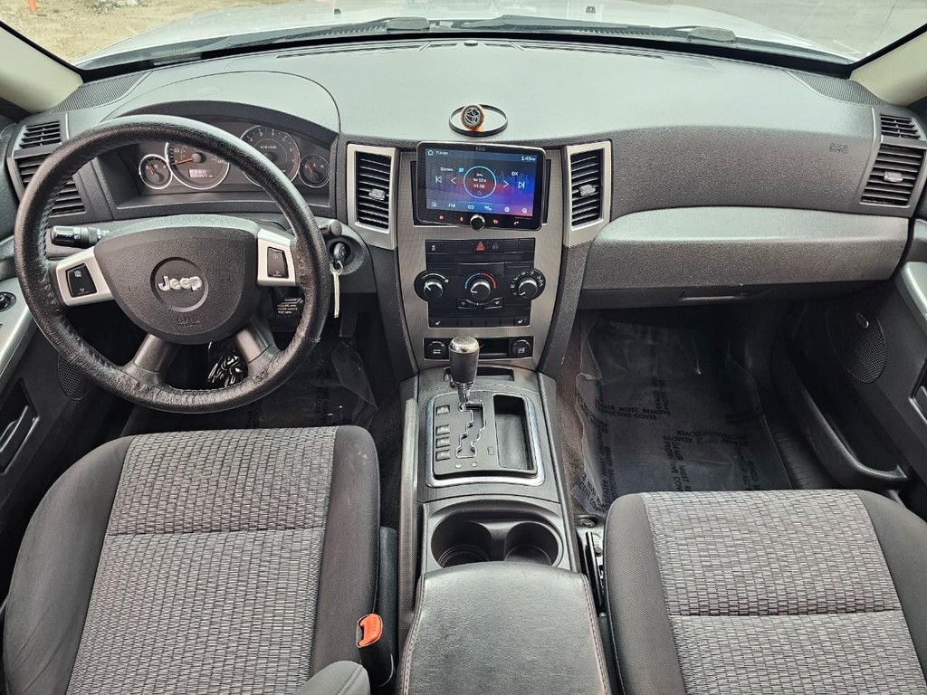 Jeep Grand Cherokee Vehicle Full-screen Gallery Image 28