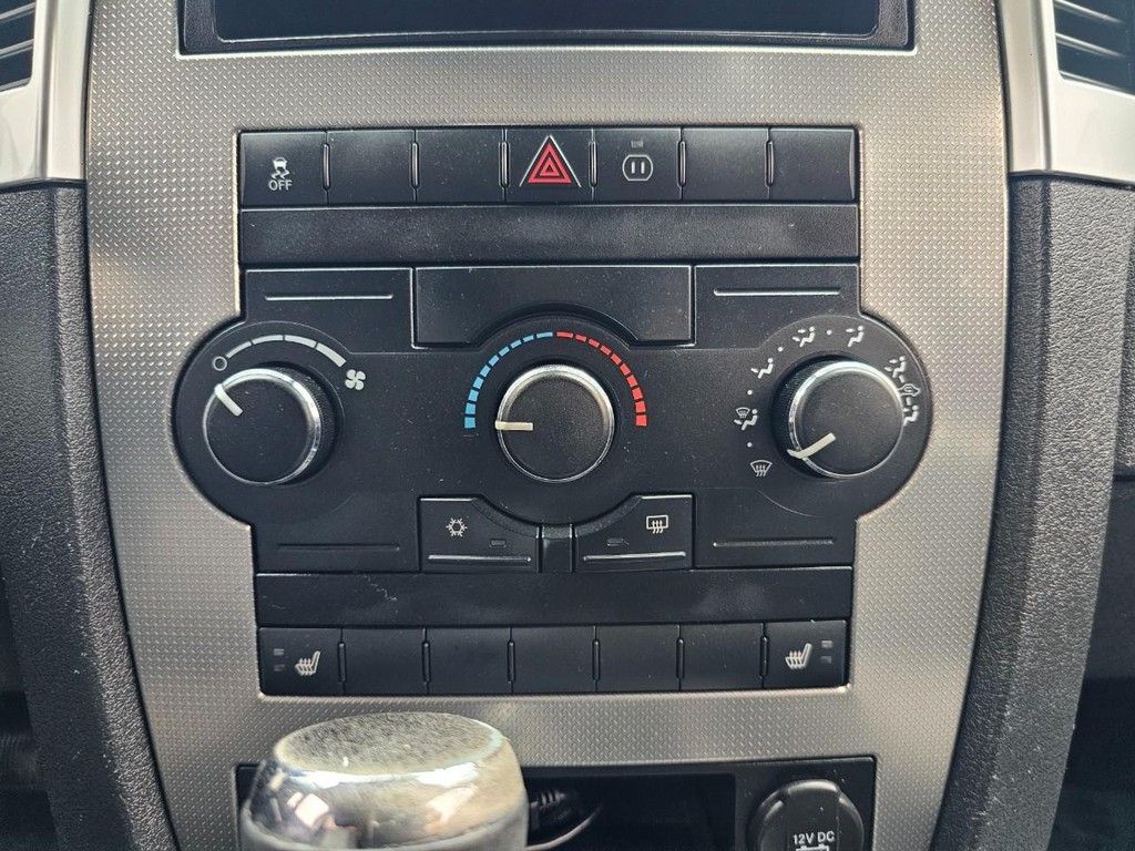 Jeep Grand Cherokee Vehicle Full-screen Gallery Image 33