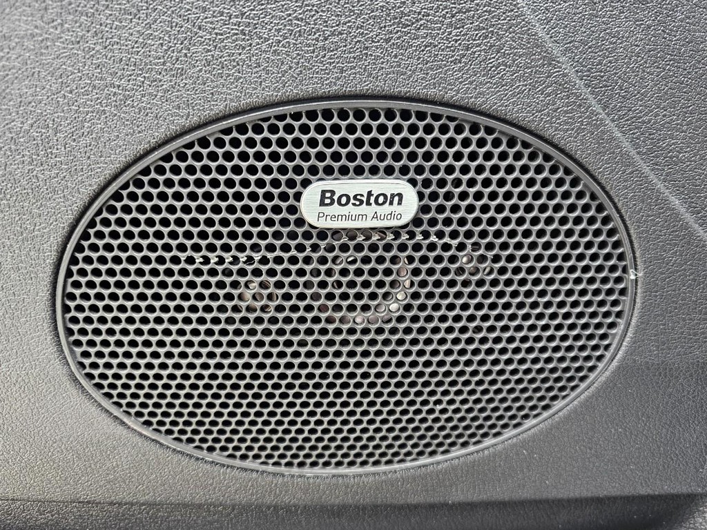 Jeep Grand Cherokee Vehicle Full-screen Gallery Image 37