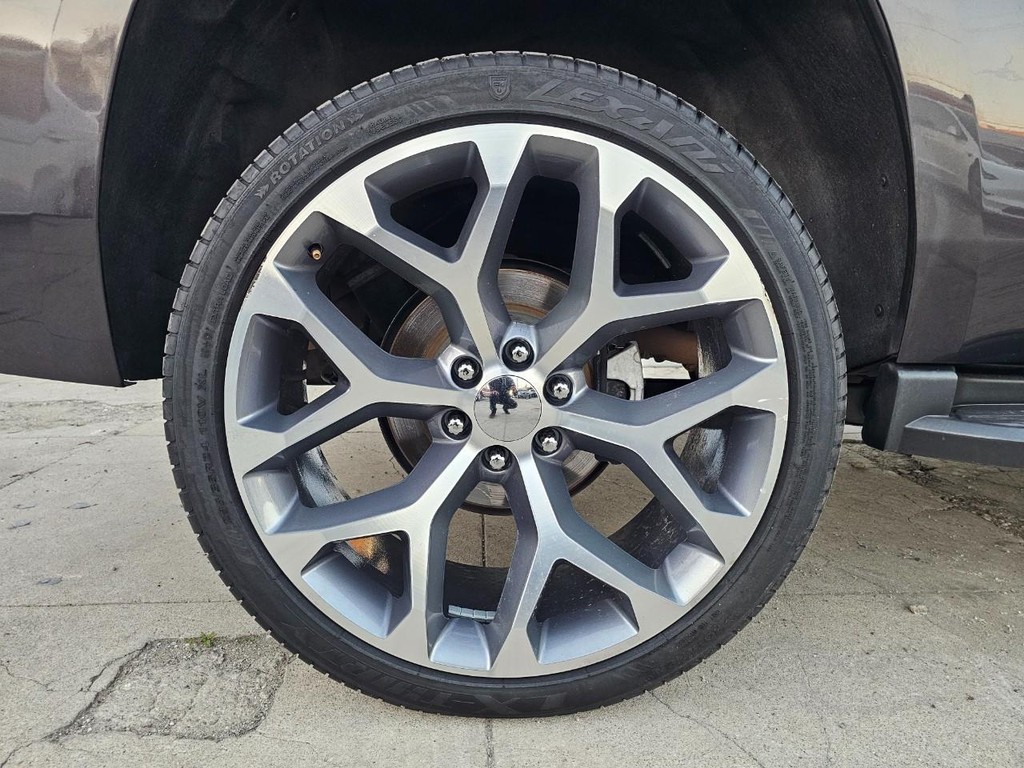 Chevrolet Tahoe Vehicle Full-screen Gallery Image 14