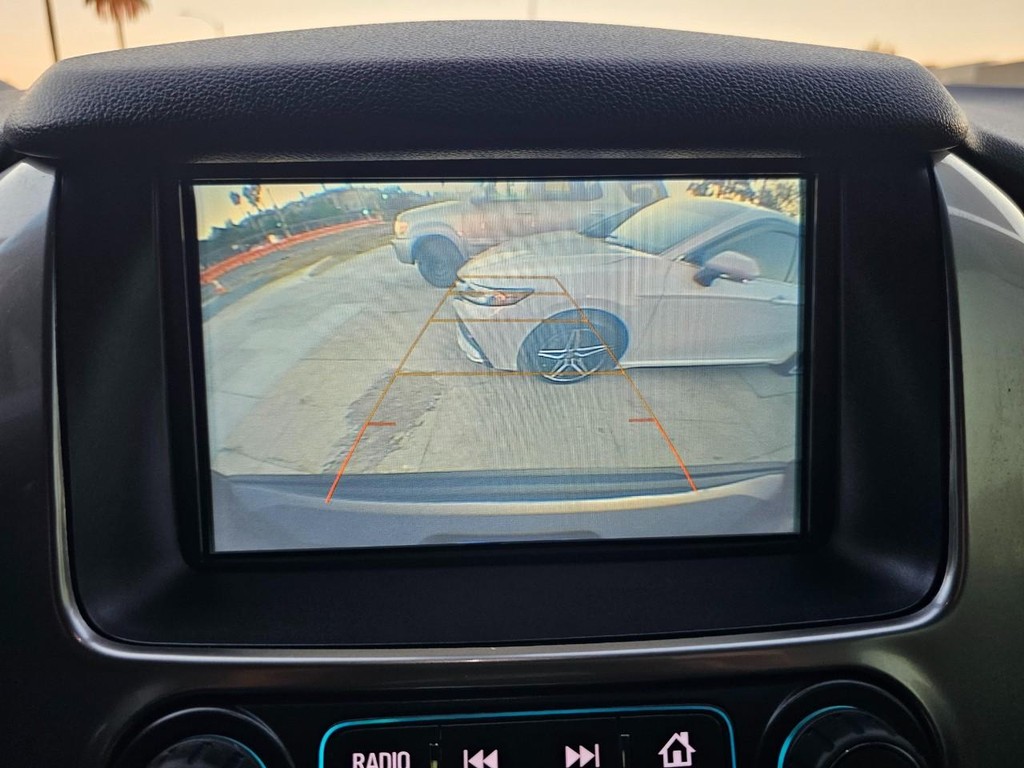 Chevrolet Tahoe Vehicle Full-screen Gallery Image 25