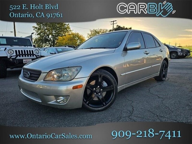 2002 Lexus IS 300's photo