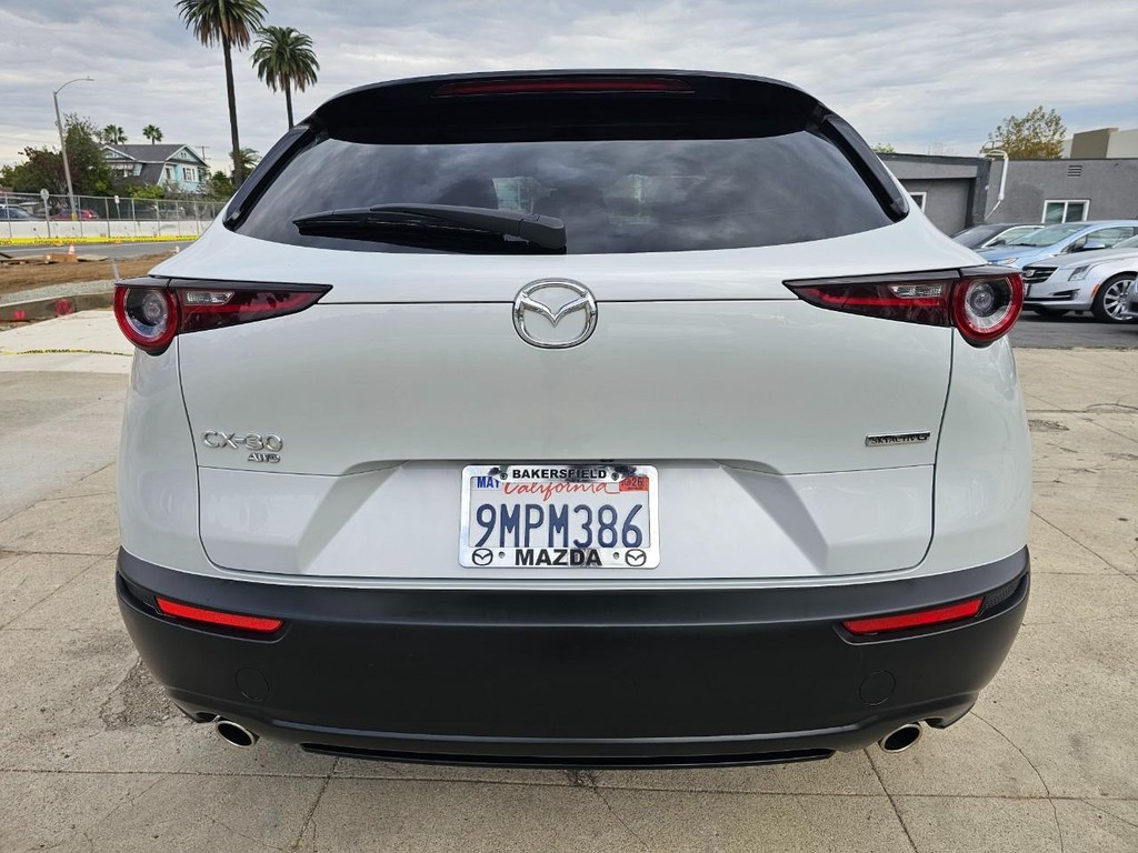 Mazda CX-30 Vehicle Full-screen Gallery Image 5