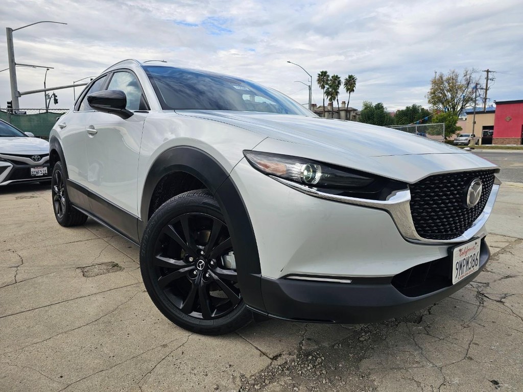 Mazda CX-30 Vehicle Full-screen Gallery Image 8