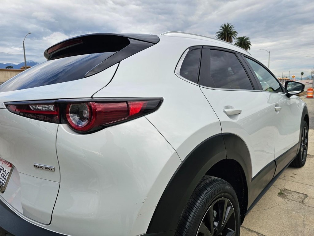 Mazda CX-30 Vehicle Full-screen Gallery Image 13