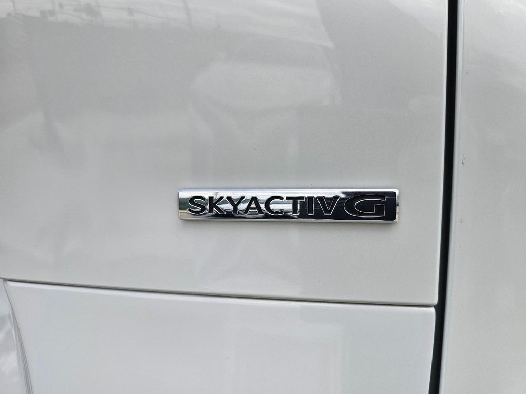 Mazda CX-30 Vehicle Full-screen Gallery Image 14