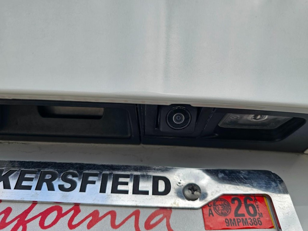 Mazda CX-30 Vehicle Full-screen Gallery Image 15