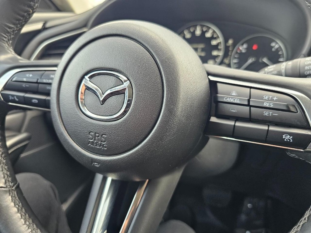 Mazda CX-30 Vehicle Full-screen Gallery Image 22