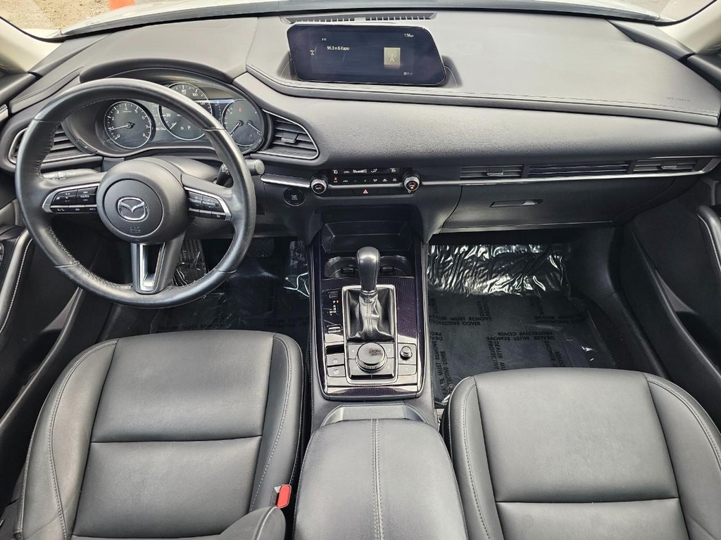Mazda CX-30 Vehicle Full-screen Gallery Image 27