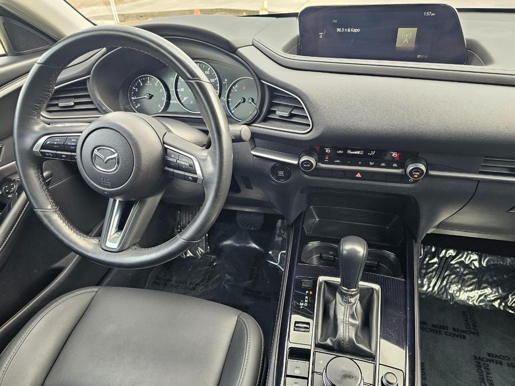 Mazda CX-30 Vehicle Full-screen Gallery Image 30