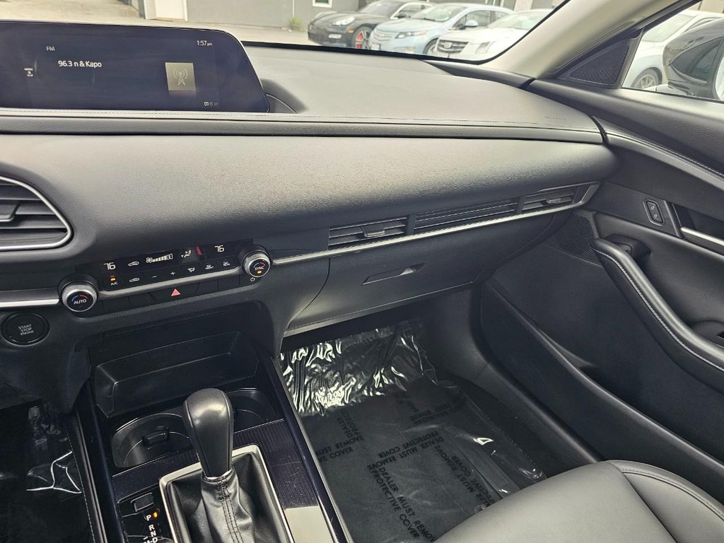 Mazda CX-30 Vehicle Full-screen Gallery Image 31