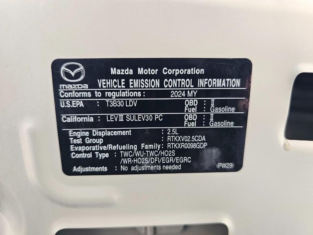 Mazda CX-30 Vehicle Full-screen Gallery Image 37