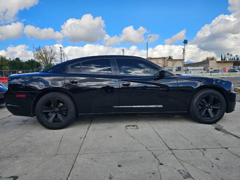 Dodge Charger Vehicle Full-screen Gallery Image 07