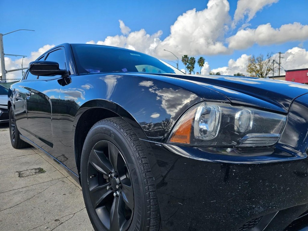 Dodge Charger Vehicle Full-screen Gallery Image 10
