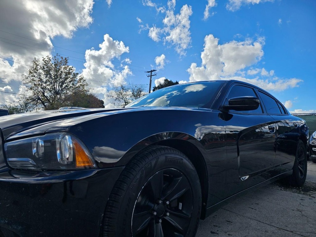 Dodge Charger Vehicle Full-screen Gallery Image 11